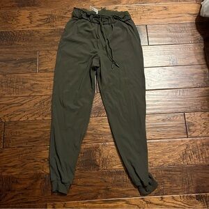 On The Fly Mid-Rise Jogger Green